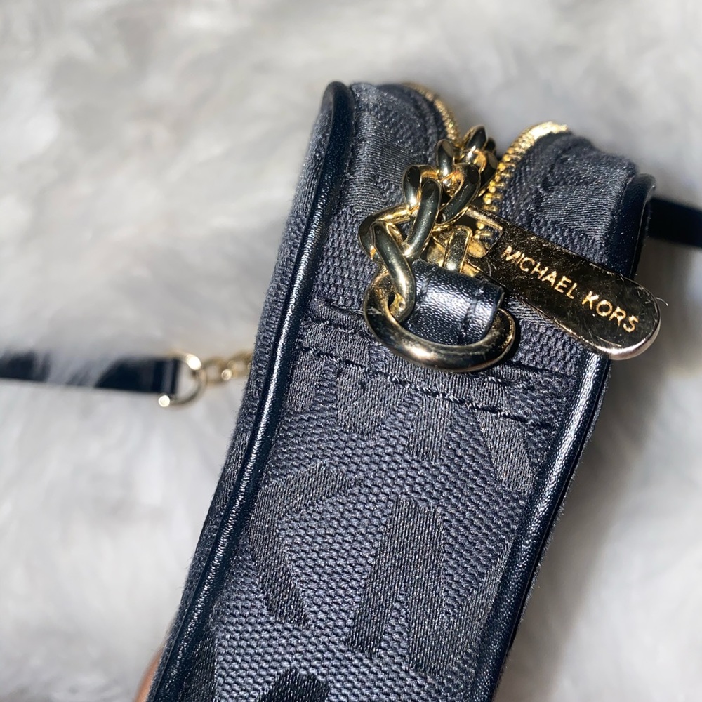 Michael Kors Crossbody - Picture 4 of 5